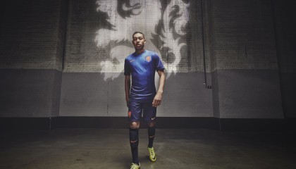 爱游戏电竞全站-经典战役回放：十年前的那场决战依然令人热血沸腾，播放十年战争