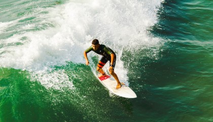 爱游戏官方-赛后点评：教练盛赞队伍坚韧不拔！，教练对比赛的最终结果表示满意